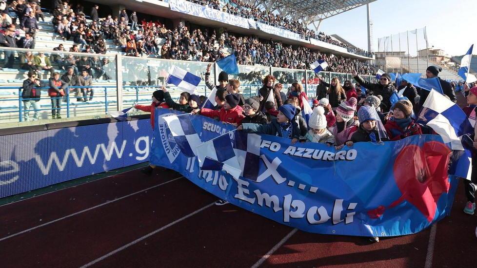 Lo spettacolo dei 600 mini-tifosi