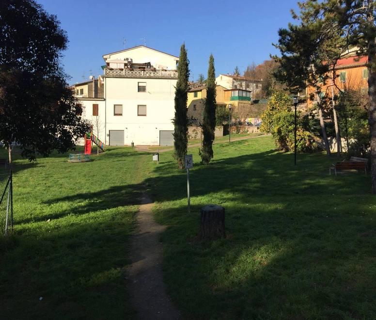 Spacciatori e degrado protesta per un parco 