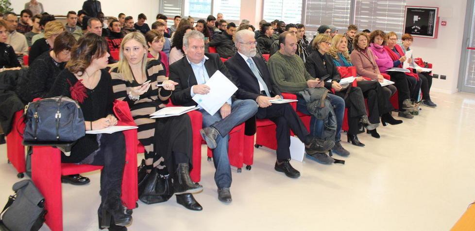 Corsi per giovani che hanno deciso di lasciare la scuola 