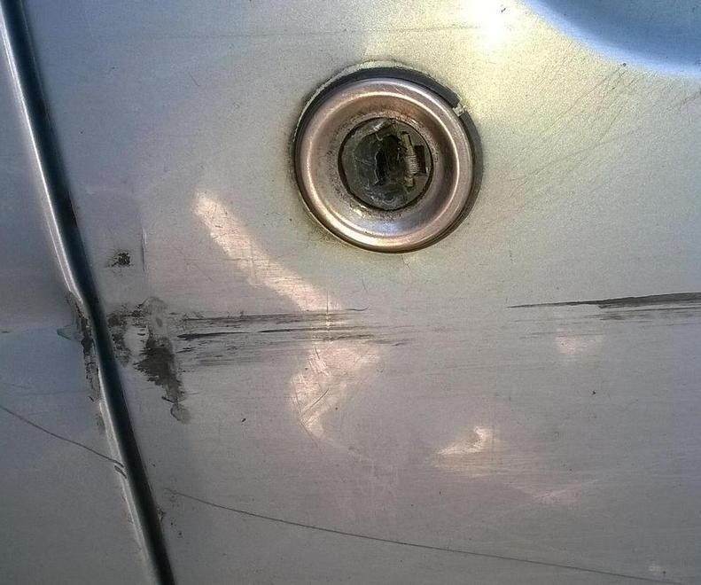 Raid di furti e danni sulle automobili in sosta 
