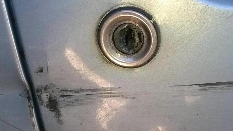 Raid di furti e danni sulle automobili in sosta