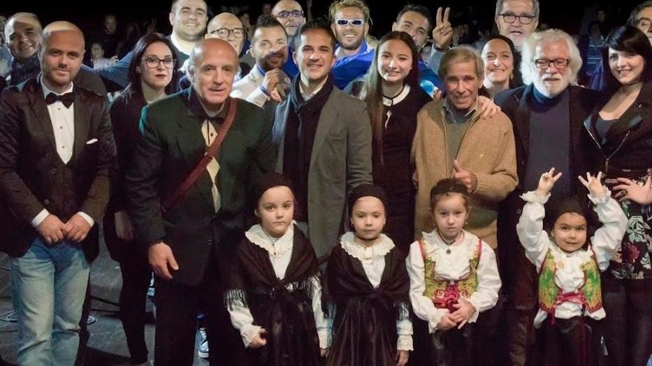 Tanti applausi per “L’amico degli artisti”