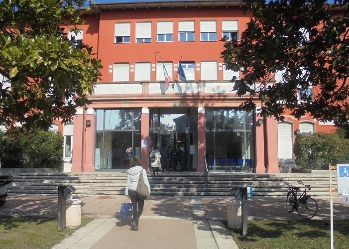 Pochi infermieri in corsia Il sindaco: «Preoccupante» 