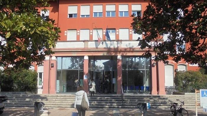 Pochi infermieri in corsia Il sindaco: «Preoccupante»