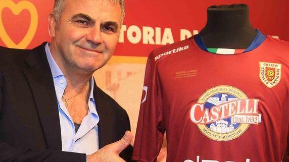La maglietta del derby all’asta per beneficenza