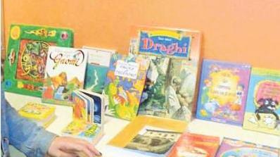 Pronto soccorso, gli scaffali tornano a riempirsi di libri