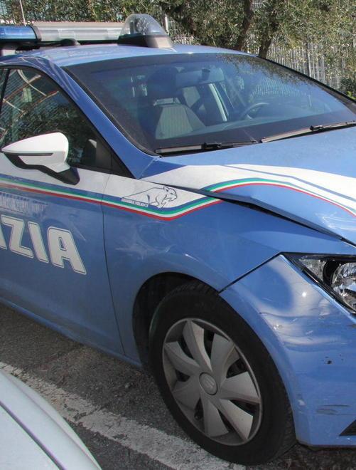 I ladri rubano Playstation e giacconi 