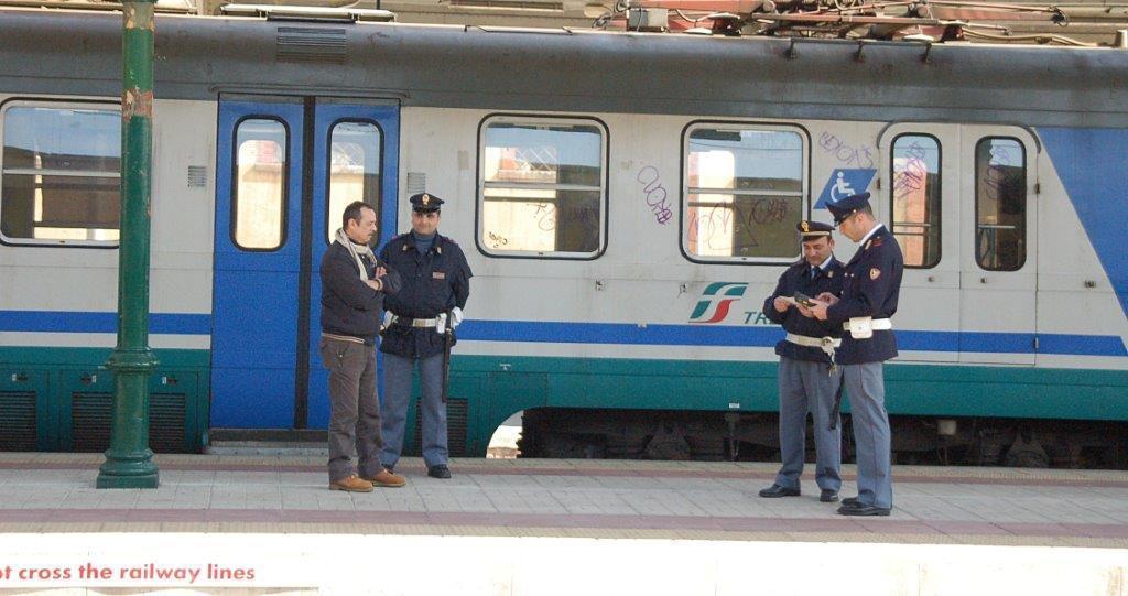 Agenti della Polfer alla stazione