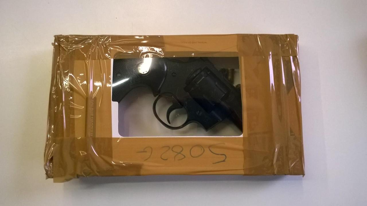 La pistola sequestrata