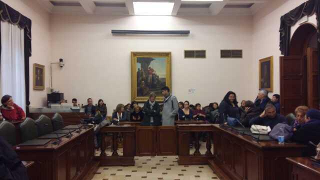 I lavoratori della Mabro occupano il Comune - Video