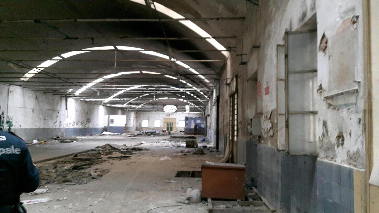 La fabbrica abbandonata in via Falbio Filzi