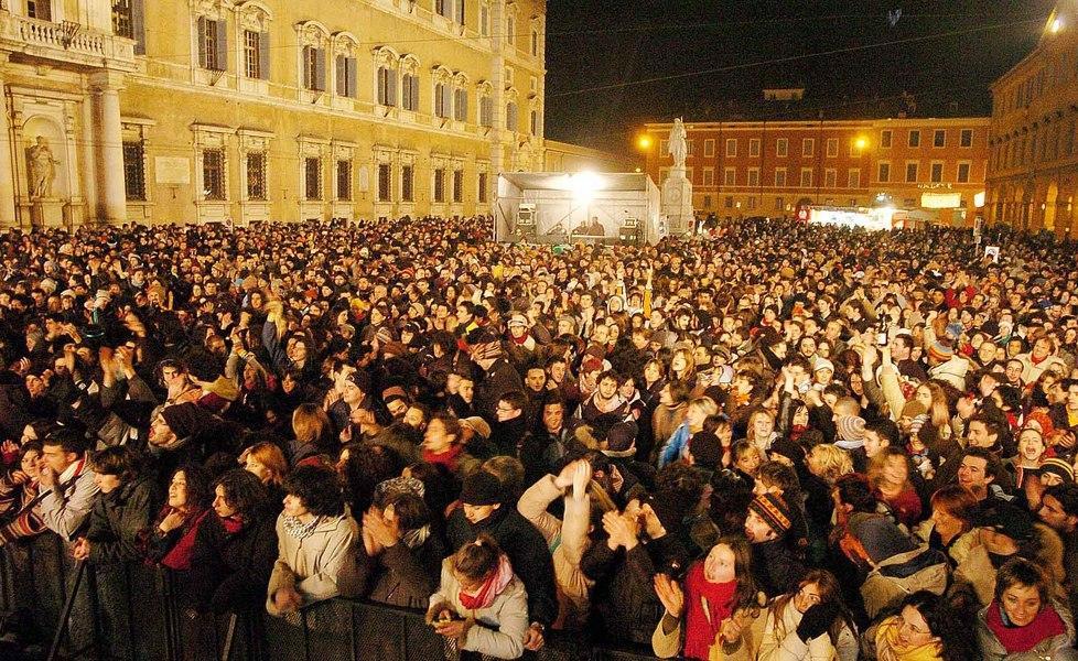 Modena, veglione di Capodanno con un bar di... troppo 