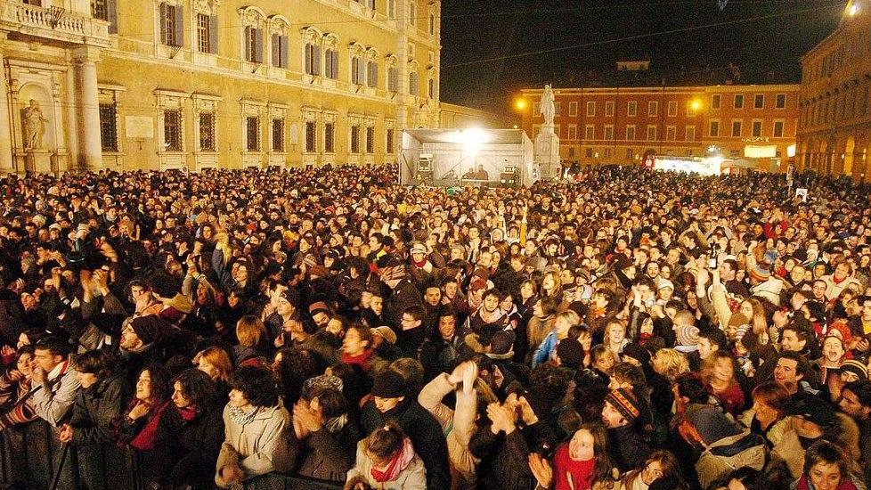 Modena, veglione di Capodanno con un bar di... troppo
