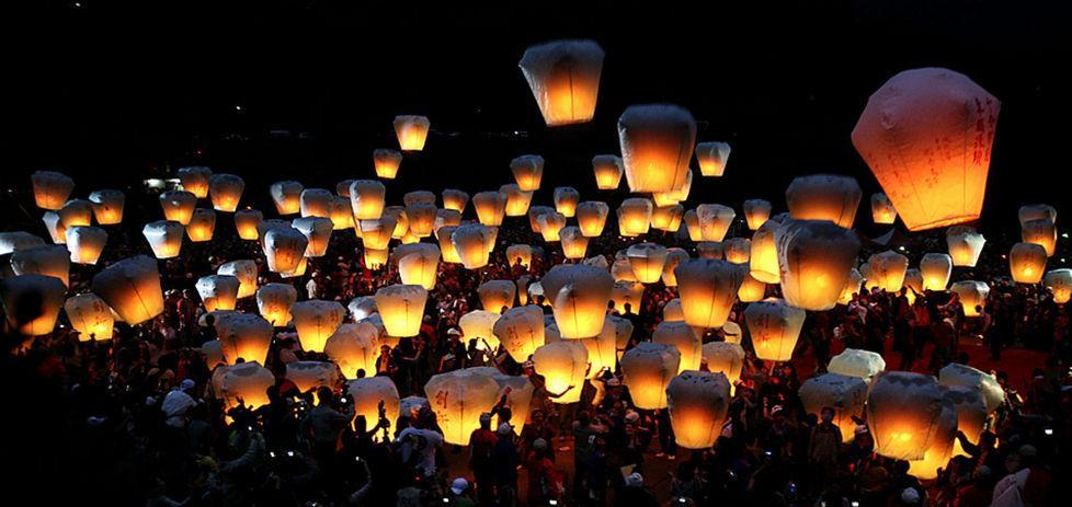 La “Festa delle Luci” si spegne tra le polemiche 