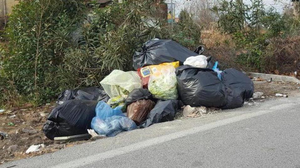 Spazzatura da Massarosa a Viareggio