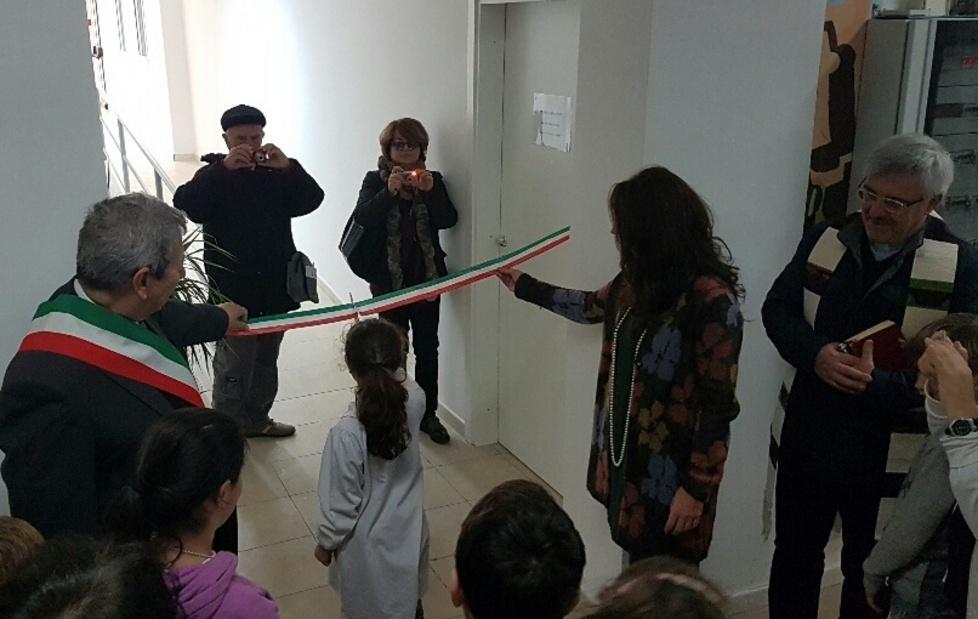 Taglio del nastro alla primaria Pronte due nuove aule esterne