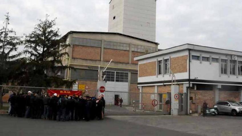 Sanac, vendita al buio. Tremano in 115