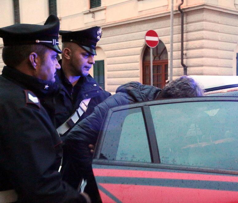 Arrestate cinque persone, scoperti quasi 15 chili di droga