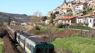Passaggio a livello bloccato Tutti in coda per oltre un’ora