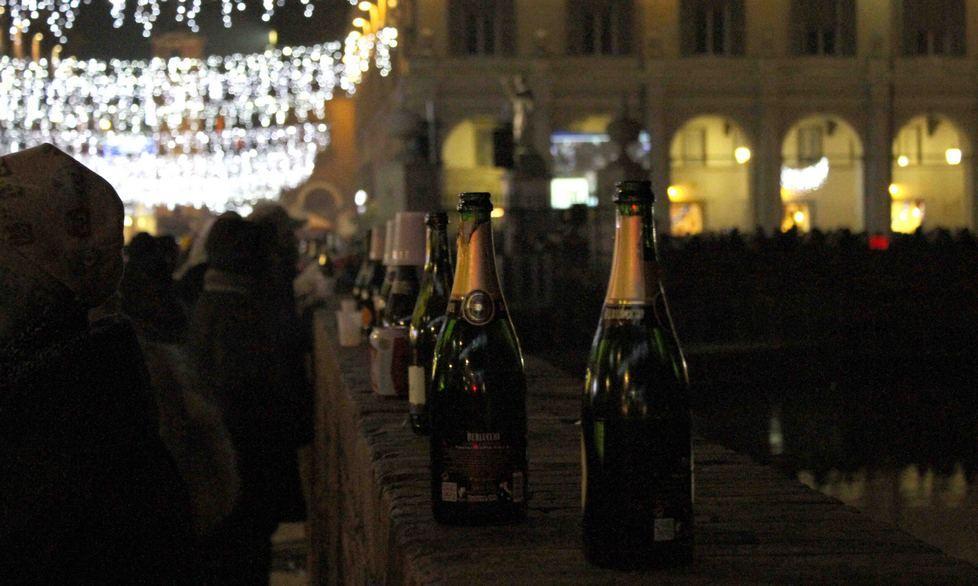 Divieto di brindisi nella zona rossa