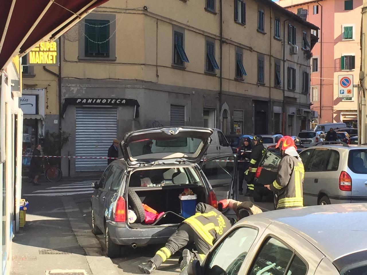 Chiusa via della Pino d'Oro per una fuga di gas da un'auto