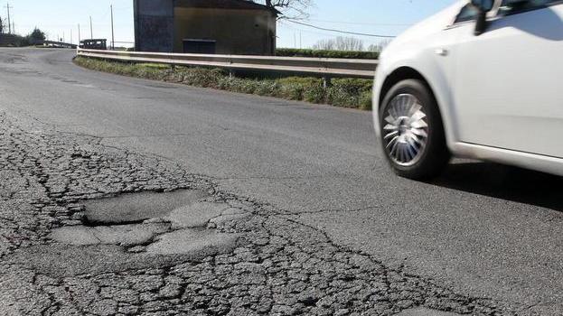 Strade colabrodo in Valdinievole: scatta la petizione a sindaci e Regione