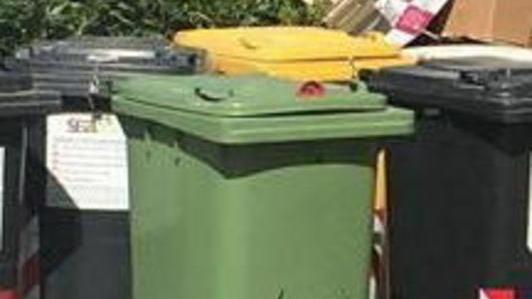 Tassa rifiuti con lo sconto per i negozi sulle colline