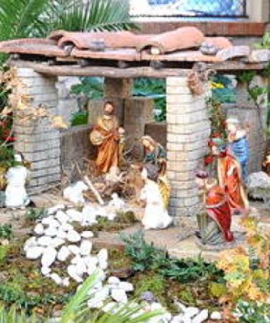 Natale, presepi in ogni angolo della città 