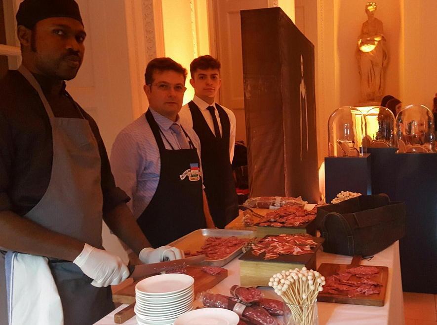 L’applauso dei londinesi ai salumi di Subissati 