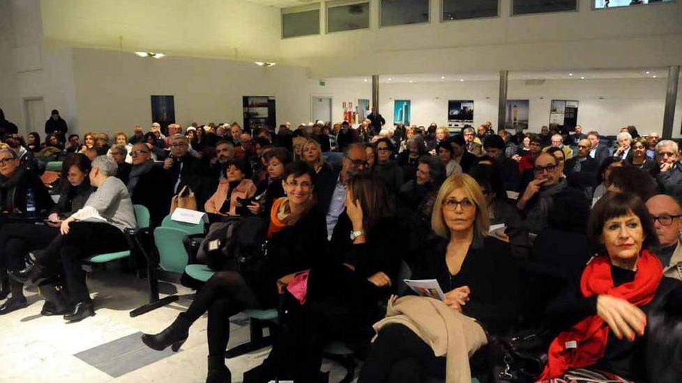 Un pasticca al dì per ogni apuano Boom di farmaci