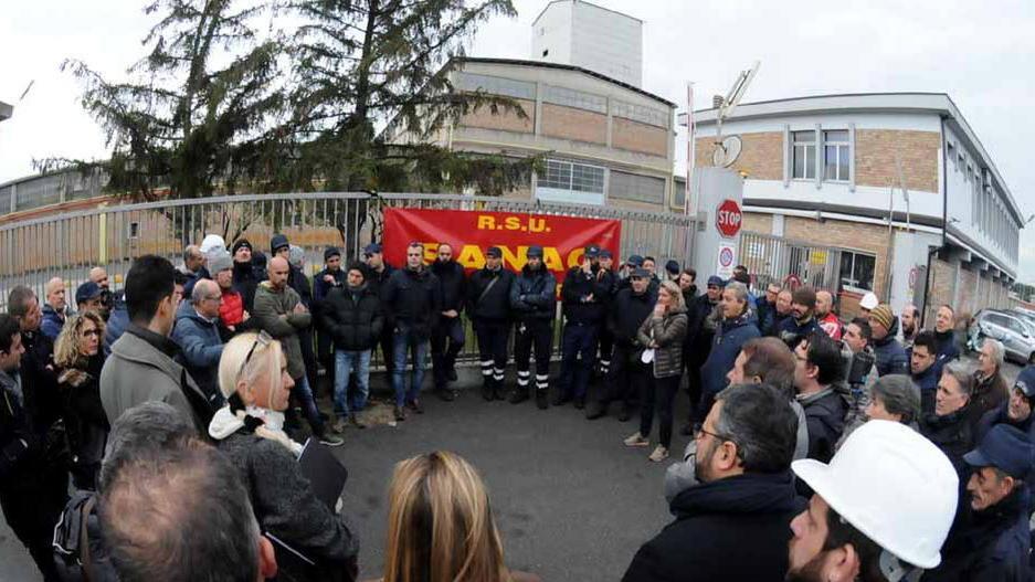 «Ministro, venda Sanac insieme al colosso Ilva»