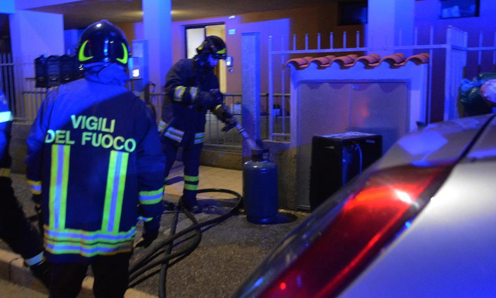 Fuga di gas: paura in via Versilia