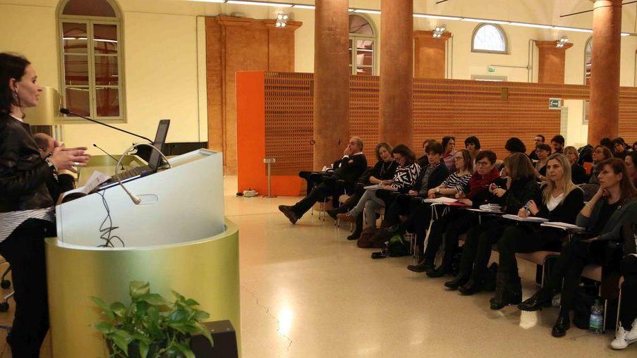 Natale, il sindaco Vecchi visita le scuole reggiane