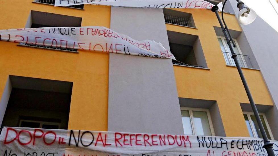 Occupate simbolicamente le case dell’ex Gran Guardia