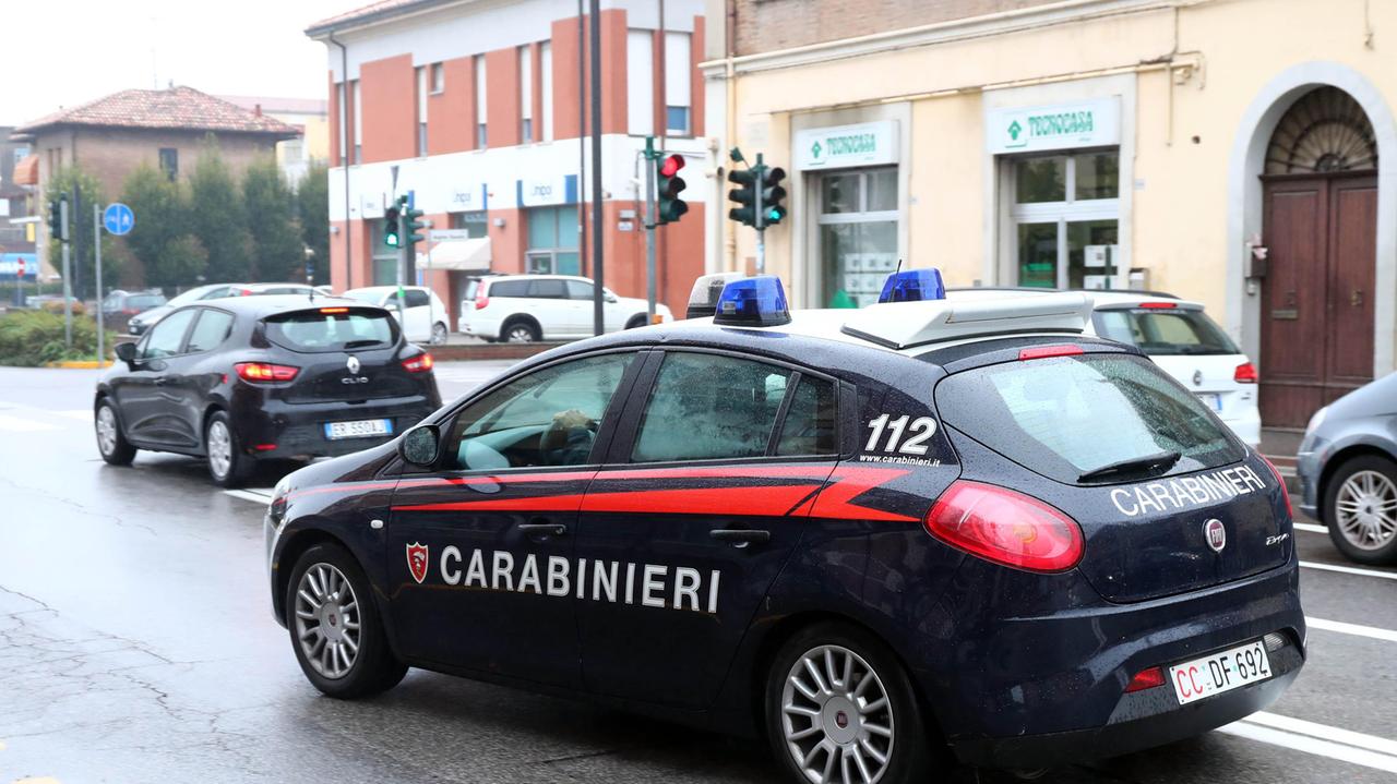 Una pattuglia dei Nas