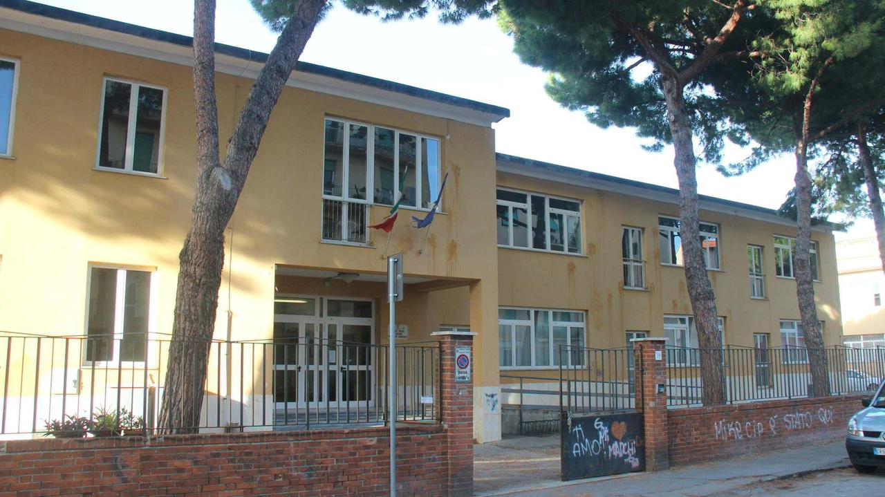 La scuola media Pazzini di via San Getano