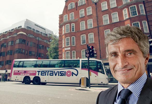 Fabio Petroni e uno dei bus della sua azienda