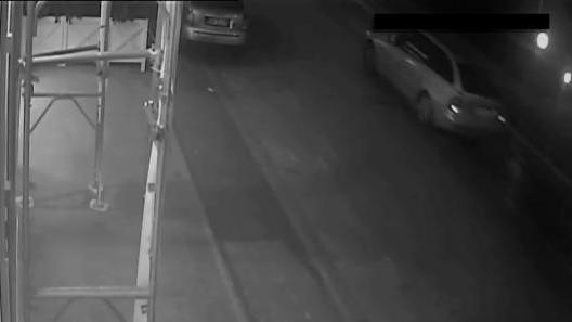 Un fotogramma delle immagini riprese dalle telecamere di sorveglianza