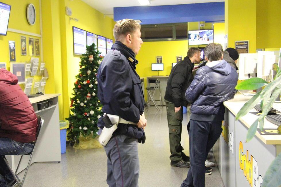 Detenuto incendia la cella «Perso il controllo del carcere» 