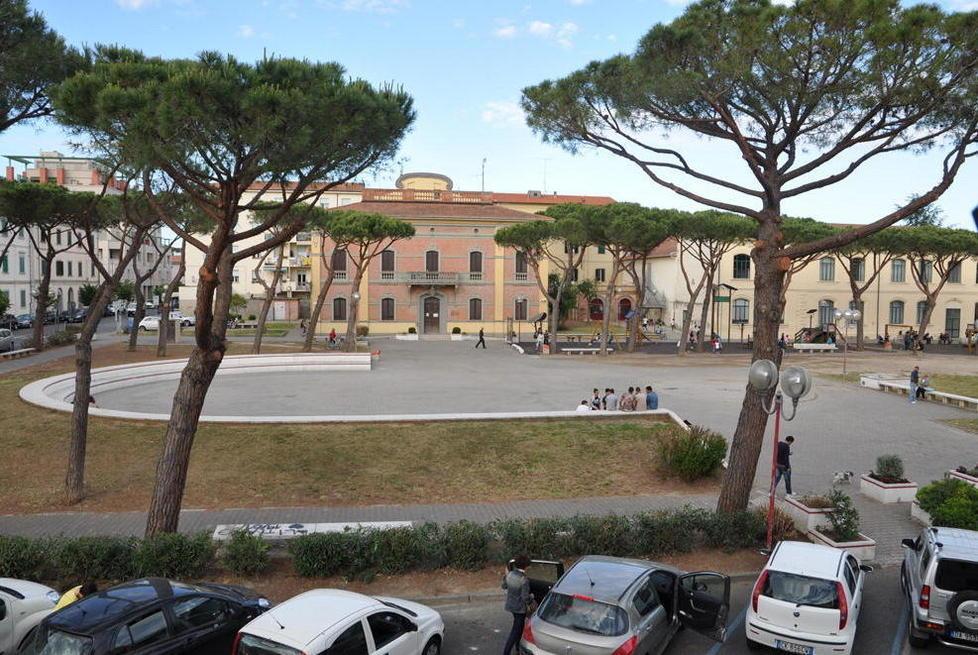 Borseggiatore distratto incastrato dalle telecamere