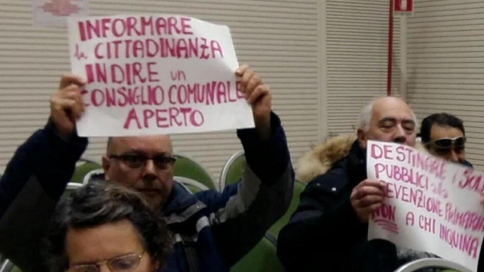 Bonifiche e via l’amianto il Comitato arriva in aula