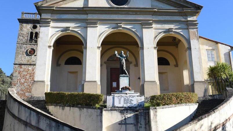 Sepolta dopo un mese per mettere in atto tutte le sue volontà