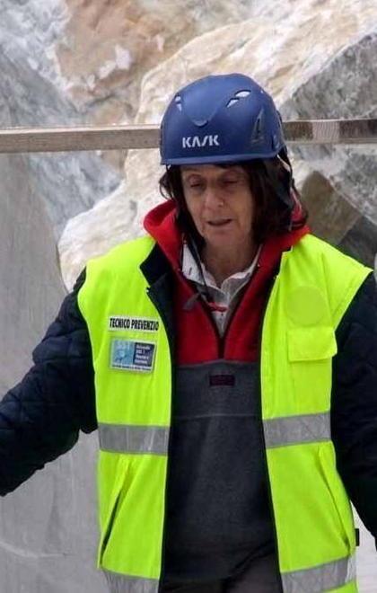 «È caduto sul piazzale, non da una bancata»
