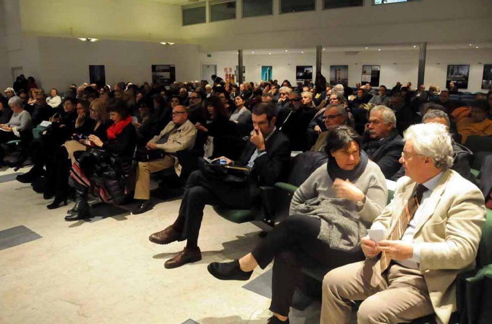 Troppo pochi i medici addio visite fino alle 20 