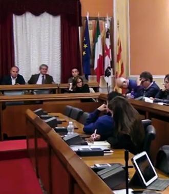 Il consiglio rinvia il dibattito sulle lottizzazioni