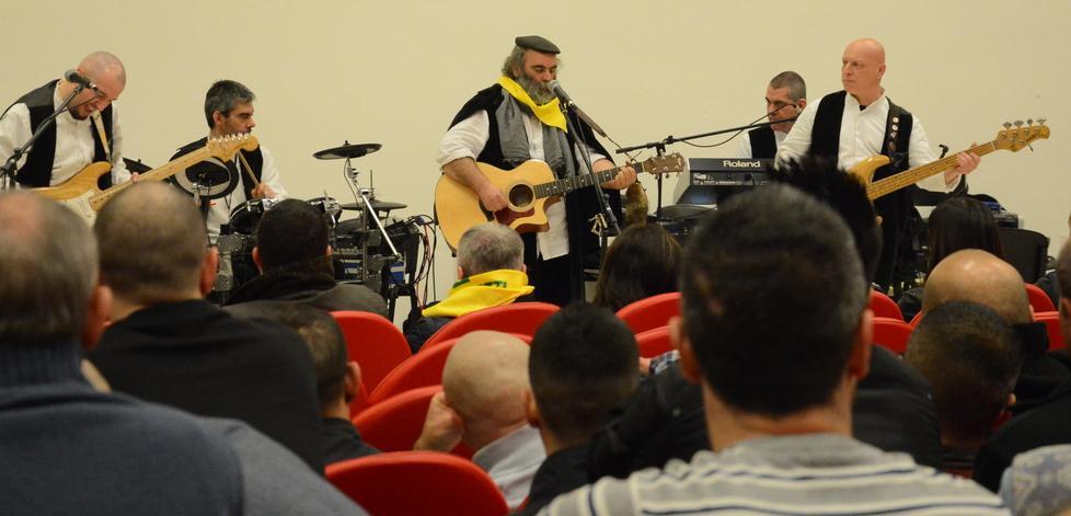Sassari, musica e parole per evadere dal carcere 