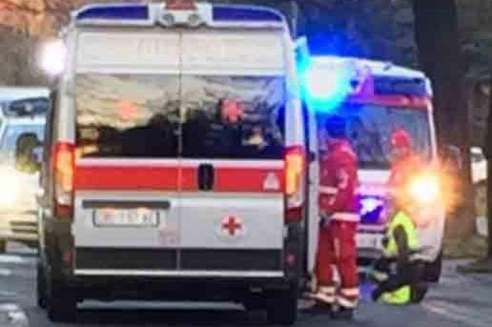 Mamma e bimbe travolte sulle strisce 