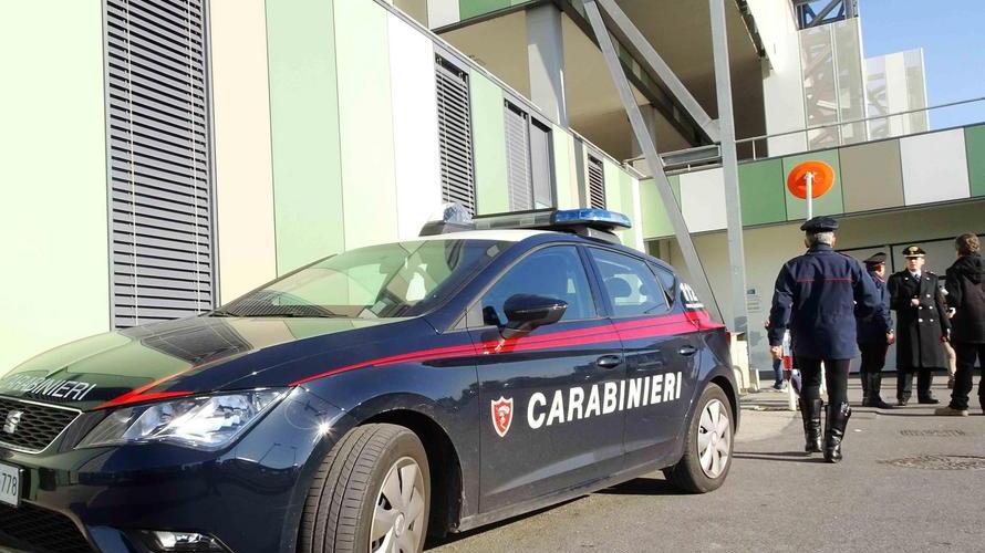 Infermiera ferita alla gola da un bandito