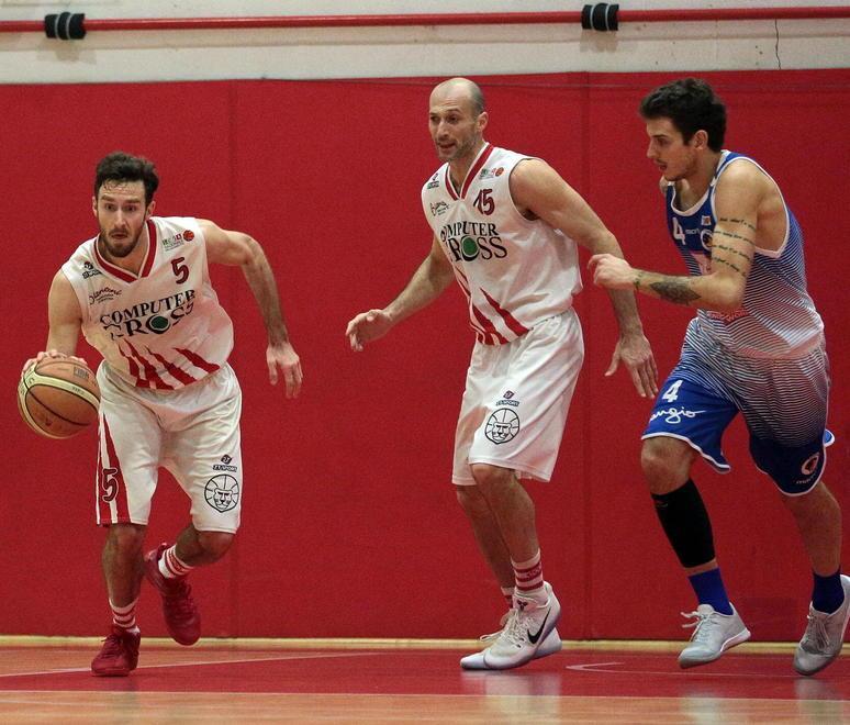Chiusura col botto per le due squadre Use