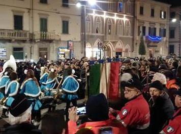 Piazza Matteotti rinnovata, festa in paese 